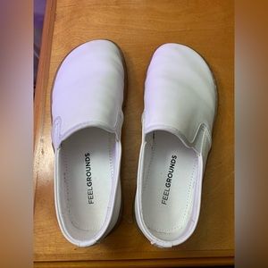 FeelGrounds Droptop Luxe - Gum White
US W7